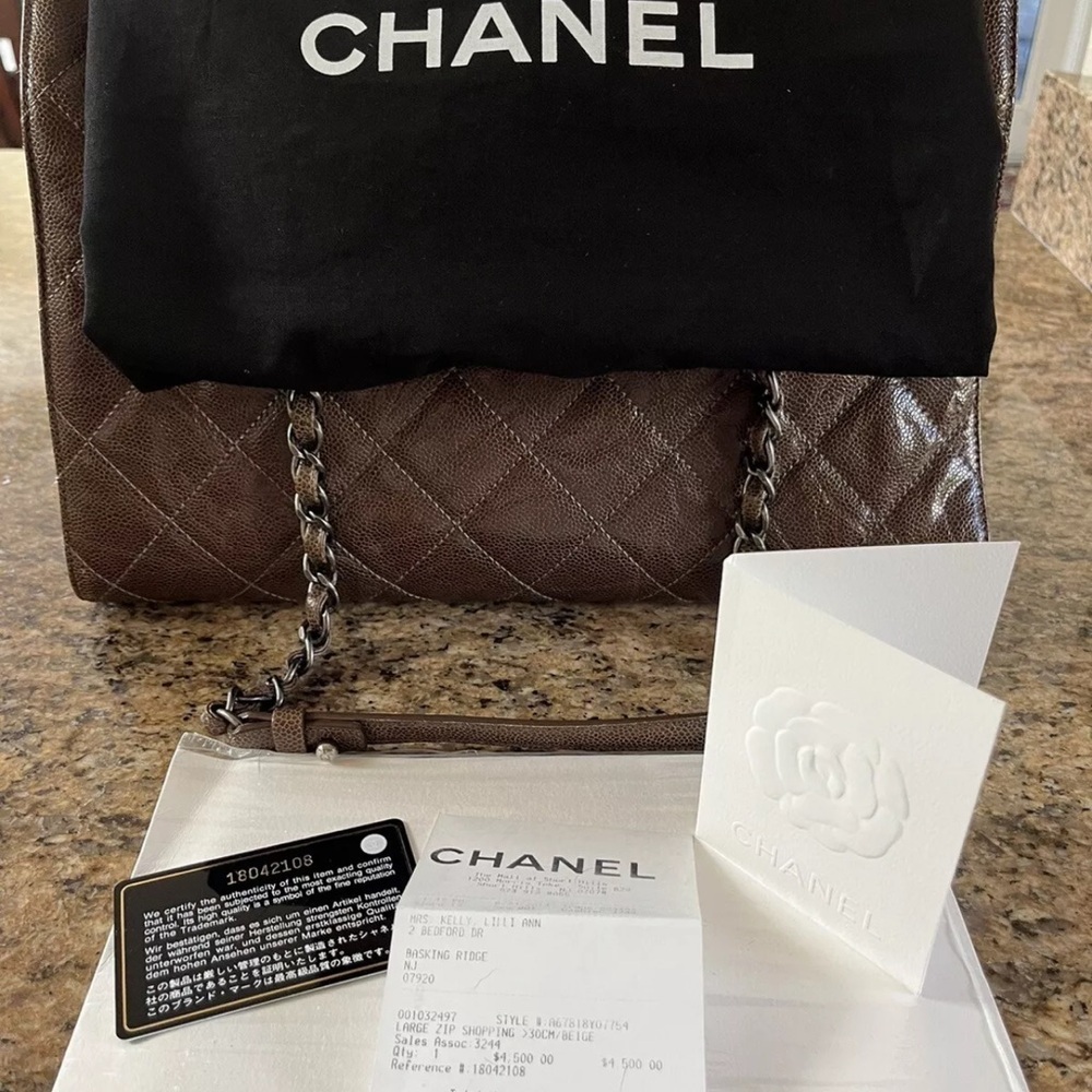 AUTHENTIC CHANEL  HANDBAG ** CAVIAR LEATHER ** VERSATILE, SPACIOUS AND BEAUTIFUL - Picture 3 of 17